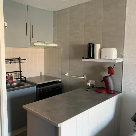 Апартаменти Studio 200m Plage Mole Petite Vue Mer *